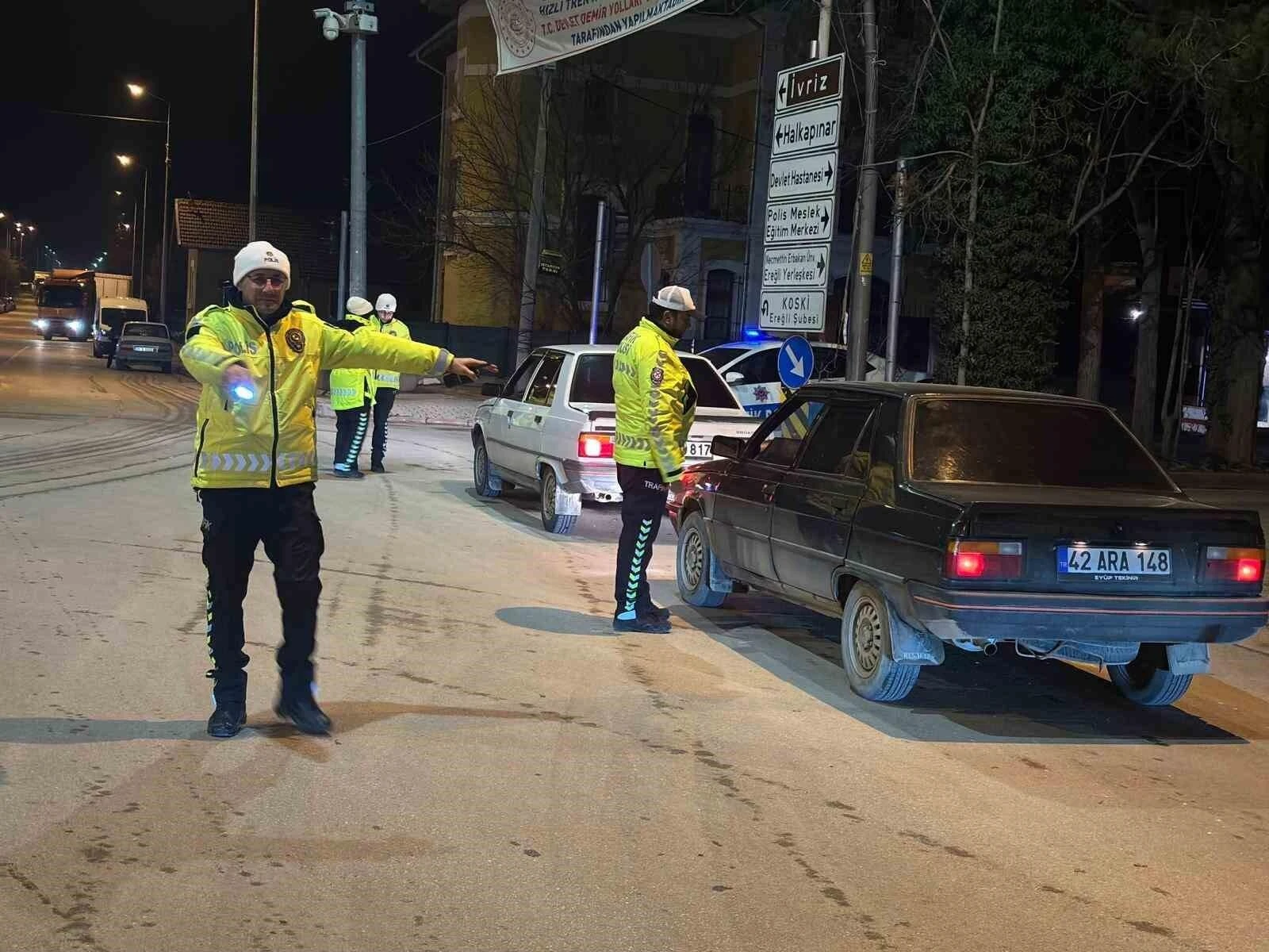 Konya Ereğli’nde Yeni Yıl Kutlamaları Yoğunluk ile Karşılandı, Polis Ekipleri Denetim Yaptı