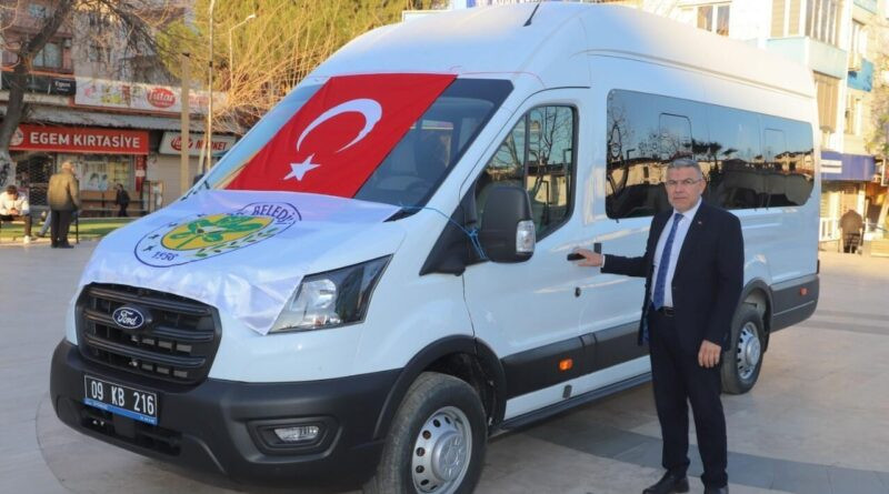 Köşk Belediye Başkanı Nuri Güler'den Hemşehriler İçin Yeni Minibüs 1