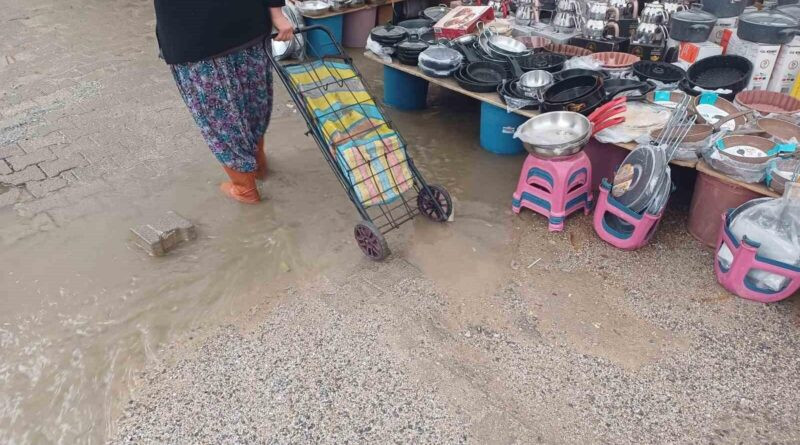 Köşk Pazarı Çamur Deryası: Vatandaşlar ve Esnaf Çile Çekmeye Devam Ediyor 1