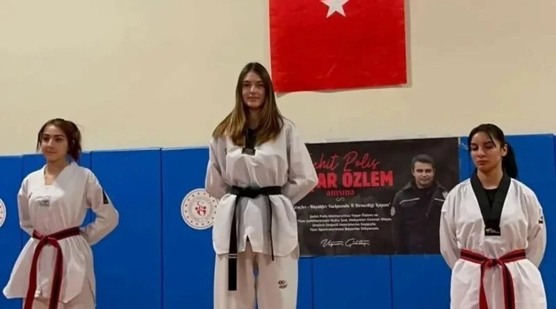 Köyceğiz Taekwondocular Şehit Polis Yaşar Özlem Anısına Taekwondo İl Birinciliği Kupası'nda Başarı 1