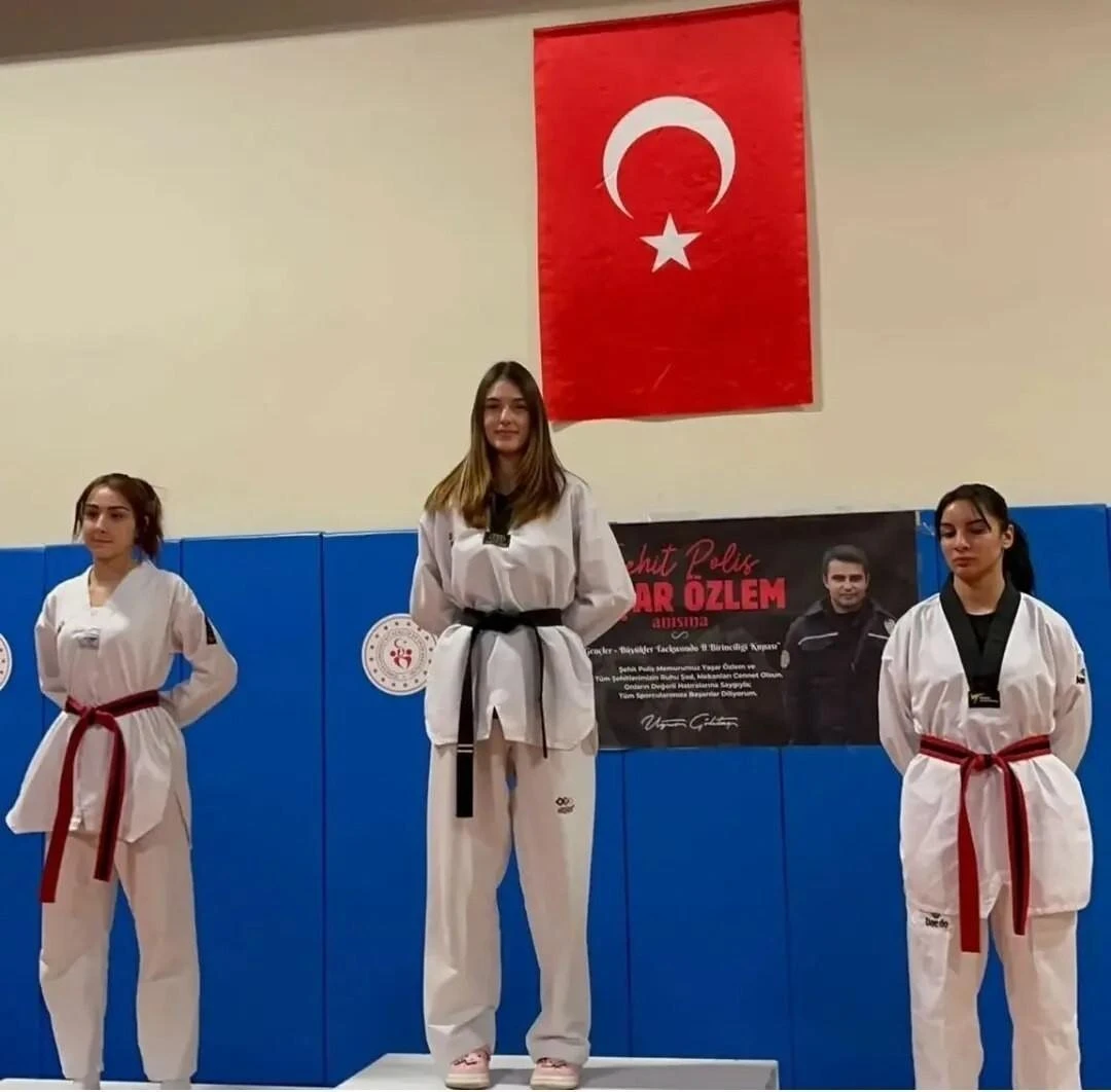 Köyceğiz Taekwondocular Şehit Polis Yaşar Özlem Anısına Taekwondo İl Birinciliği Kupası’nda Başarı