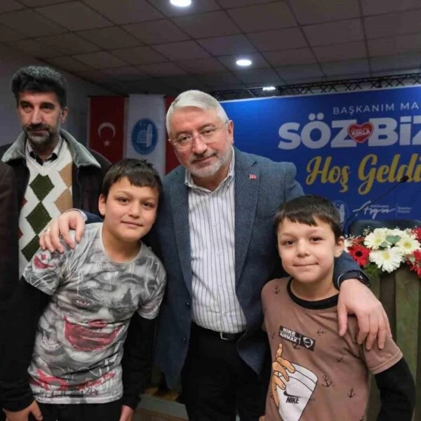 Kunduzhan Mahallesi sakinleri ile Belediye Başkanı Dr. Halil İbrahim Aşgın.-2