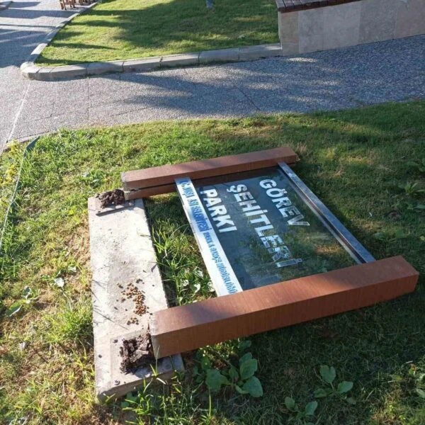 Kuşadası Belediyesi'nin park ve plajları tahrip edenlere karşı aldığı hukuki tedbirler hakkında yapılan açıklama-2