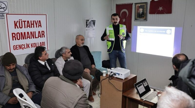 Kütahya Belediyesi, Osmangazi Mahallesi'nde Afet Farkındalığı ve Sıfır Atık Eğitimleriyle Vatandaşları Bilgilendirildi 1