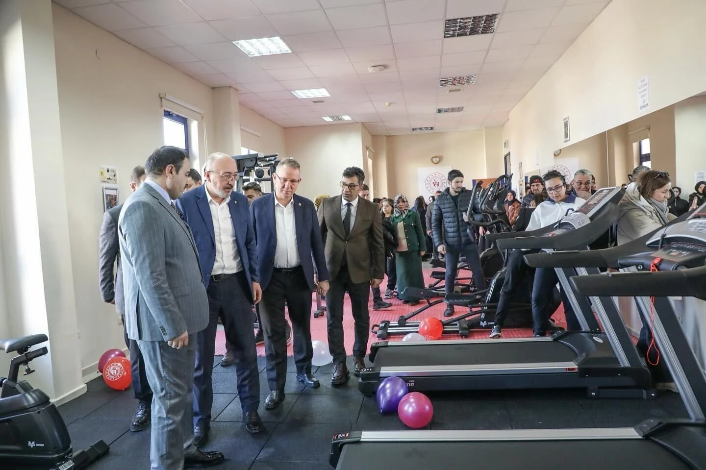 Kütahya Valisi Musa Işın, Zafertepe ve Dumlupınar Kız Öğrenci Yurdu Spor Salonlarını Açtı