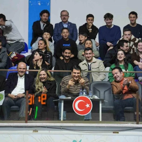 KYK Spor Salonu'nda oynanan basketbol final maçı-2