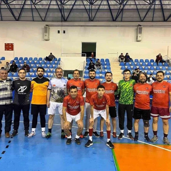 Mahalleler Ligi Futsal Turnuvası maçından bir kare-1