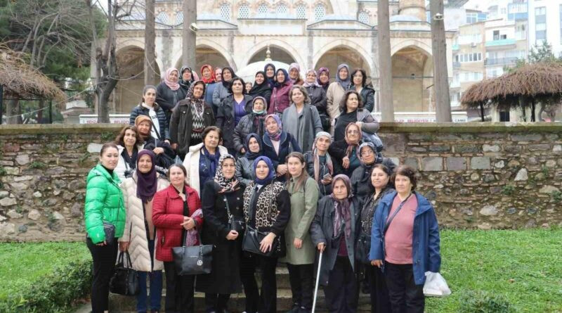 Manisa Büyükşehir Belediyesi'nin 'Adım Adım Manisa' Projesi ile Saruhanlı Kadınları Tarihi Yerleri Keşfetti 1