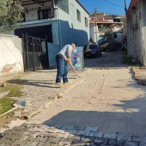 Manisa Büyükşehir Belediyesi'nin yolları yenileme çalışması-4