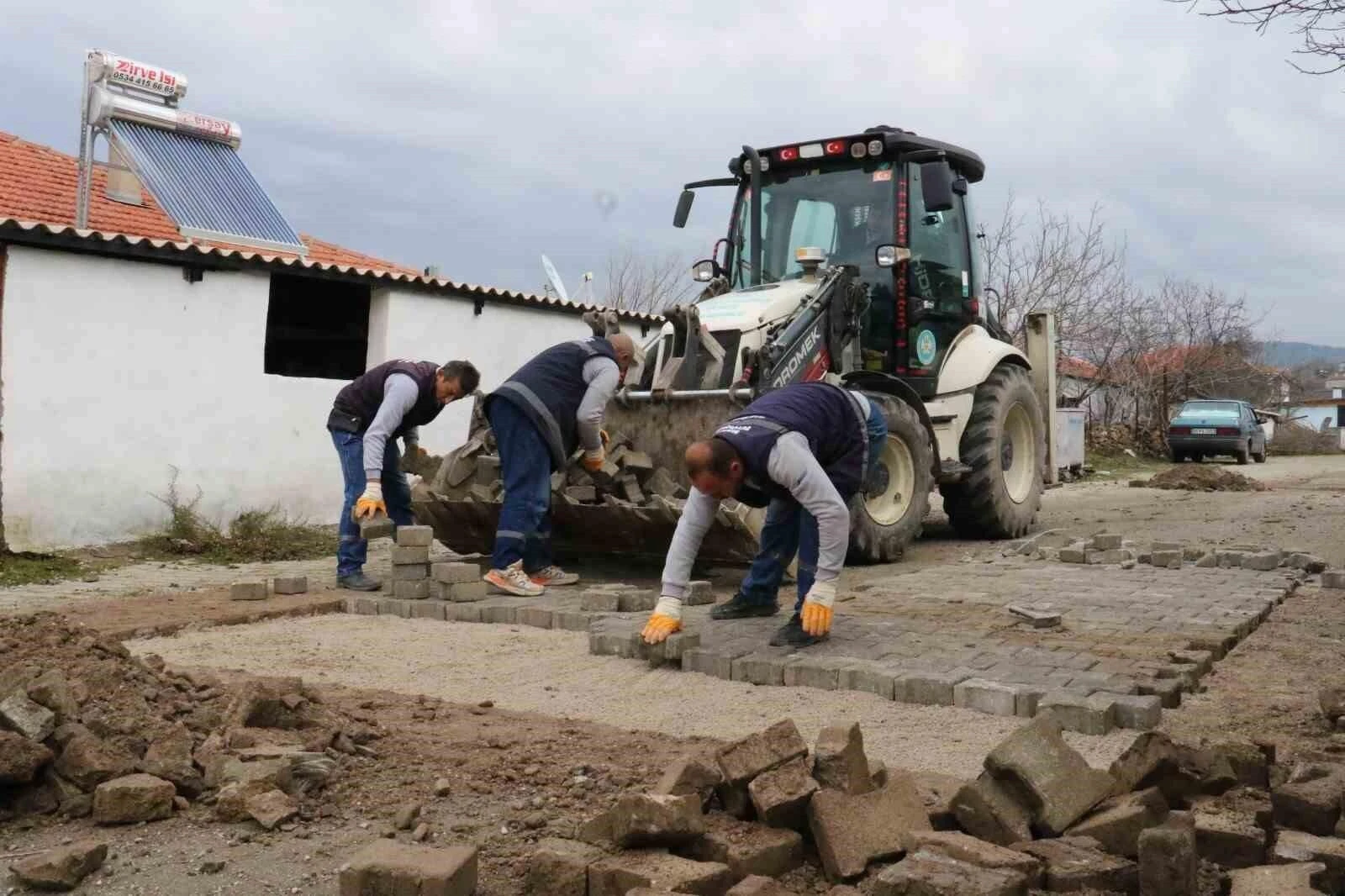 Manisa Büyükşehir Belediyesi, Yunusemre’de Yolları Yeniledi