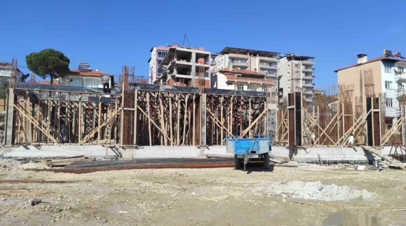 Manisa'nın Selendi İlçesinde Deprem Yönetmeliğine Uygun Olmayan Hükümet Konağı Yıkılıp Yeniden İnşa Ediliyor 1