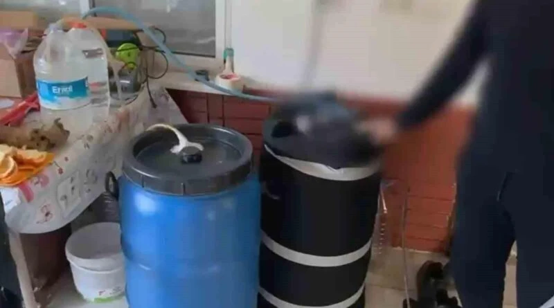 Marmaris'te Kaçak Alkol Üreticisi Yakalandı, 400 Litre Rakı Ele Getirildi 1