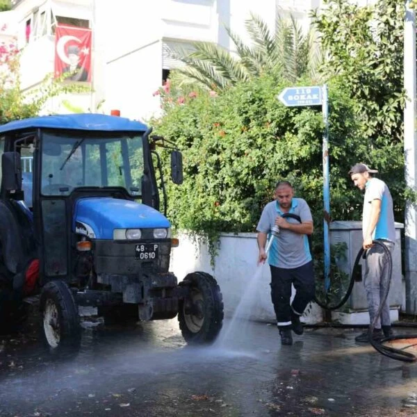 Marmaris'teki temizlik çalışmaları.-2