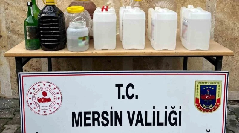 Mersin'de Jandarma Ekipleri 85 Litre Kaçak İçki ve 240 Paket Gümrük Kaçağı Sigara Ele Geçirdi 1