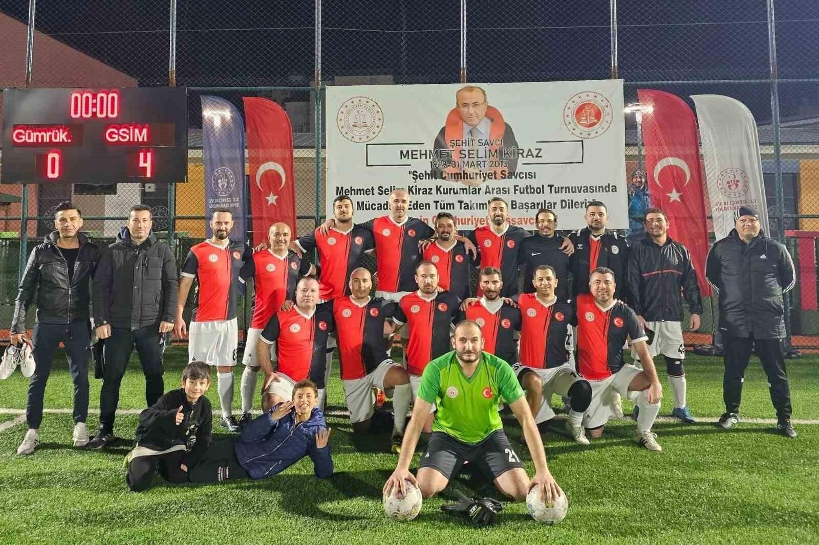 Mersin’de Şehit Cumhuriyet Savcısı Mehmet Selim Kiraz Adına Futbol Turnuvası Başladı