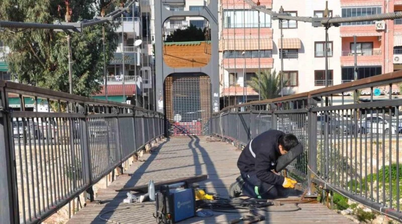 Mersin'in Silifke İlçesinde Dr. Erdinç Şahin Asma Yaya Köprüsü Bakıma Alındı 1