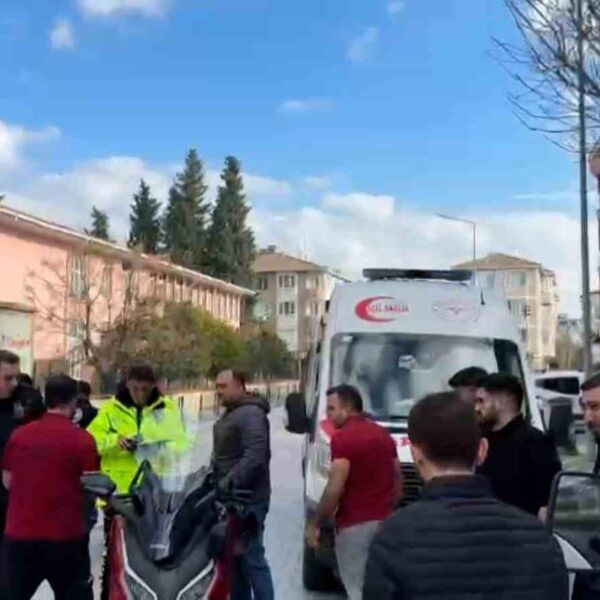 Motosiklet ve bisiklet çarpışması sonucu yaralanan bir kişi-1