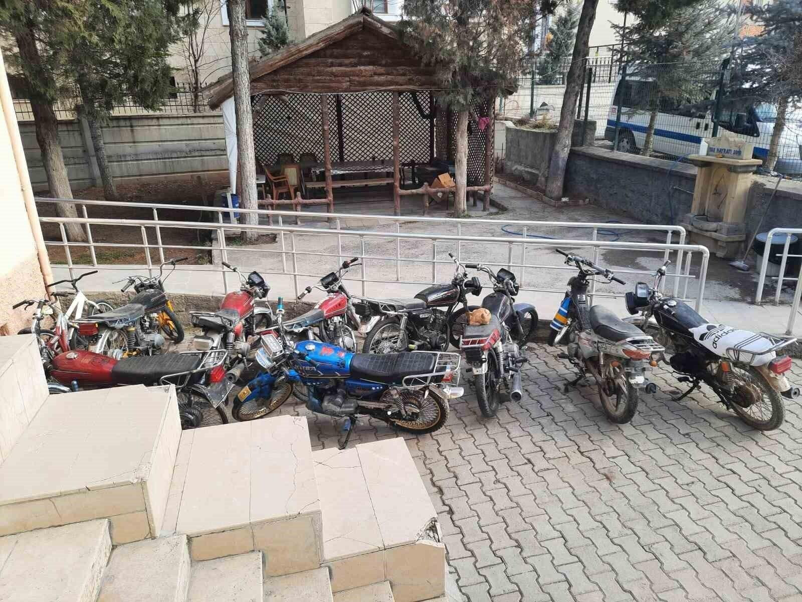 Mucur’da Şase ve Motor Numarası Kazınmış 8 Motosiklet El Konuldu