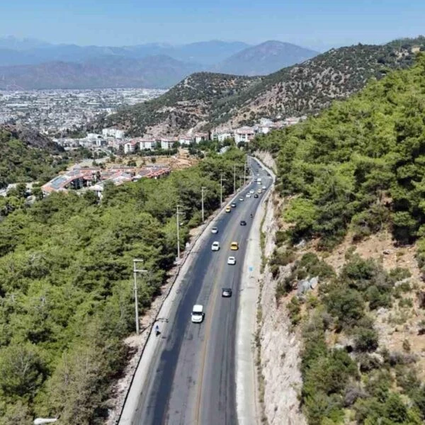 Muğla Büyükşehir Belediyesi'nin Fethiye'deki yol yapımı çalışmaları-3