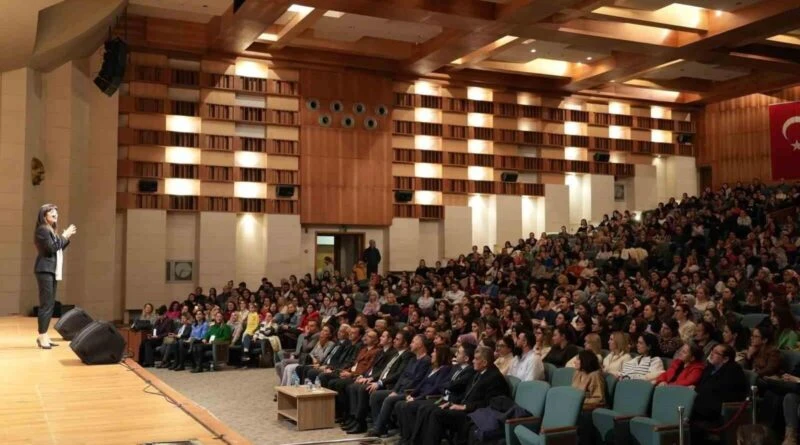 Muğla'da Veliler İçin 'Çocuğumun Beyninde Neler Oluyor?' Seminerine Yoğun Katılım 1