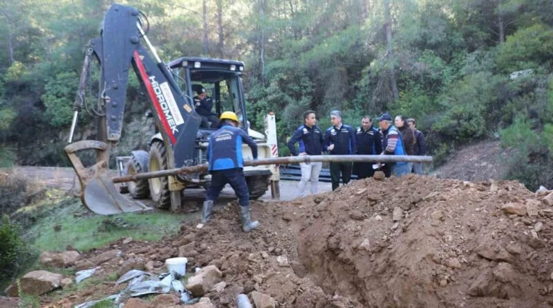 Muğla'nın Milas İlçesinde İkizköy Mahallesi'nde Su Hatları Yenileniyor 1