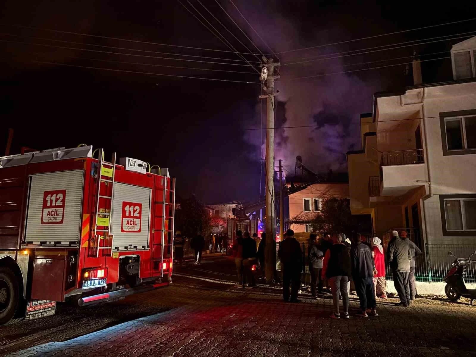 Muğla’nın Seydikemer’inde Evin Çatı Katında Yangın