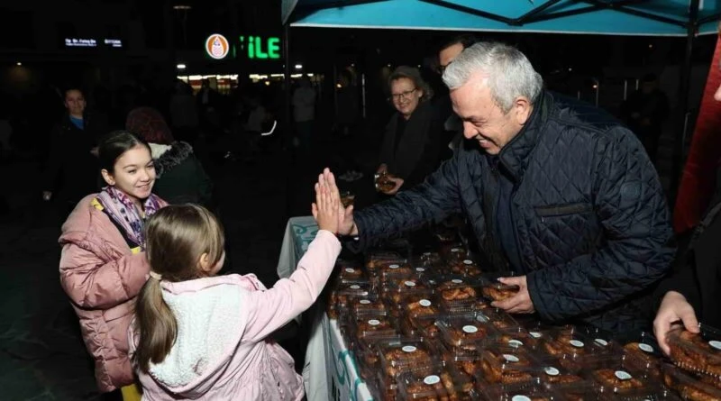 Nilüfer Belediyesi Regaip Kandili'nde 12 Camide 7.500 Kandil Simidi Dağıttı 1