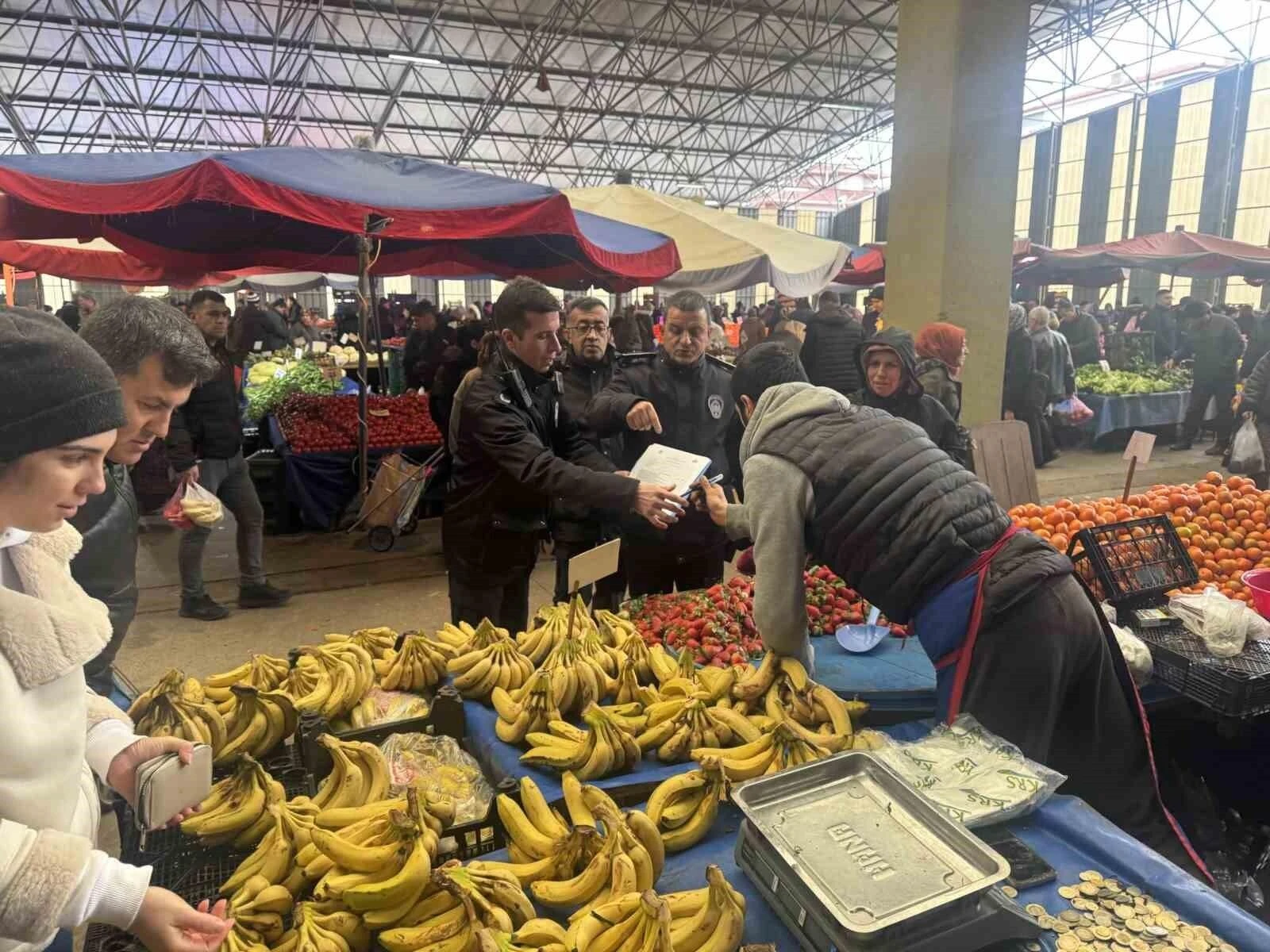 Odunpazarı Belediyesi Semt Pazarlarında Terazi ve Etiket Denetimi