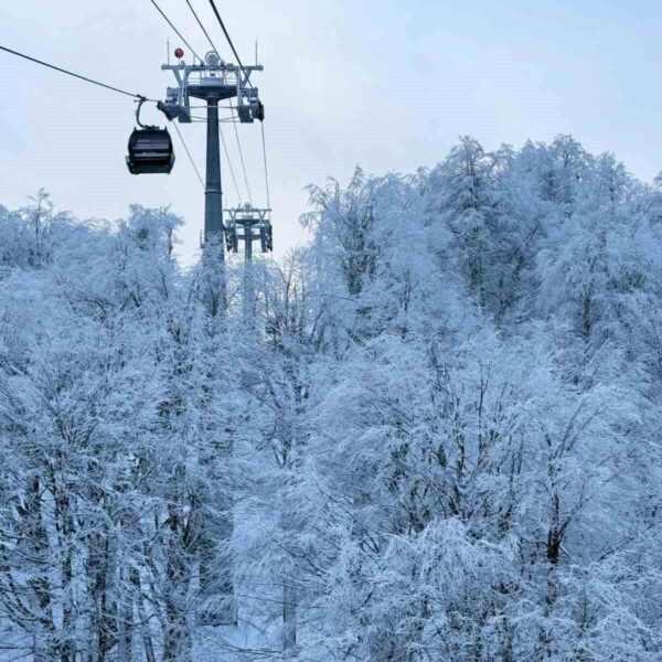 Öğrenci ve aileleri Kartepe Teleferiği'nde indirimli seyahat ediyor.-1