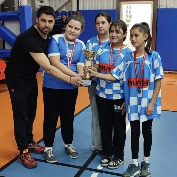 Okul Sporları Badminton Yıldız Kızlar İl Birinciliği-1