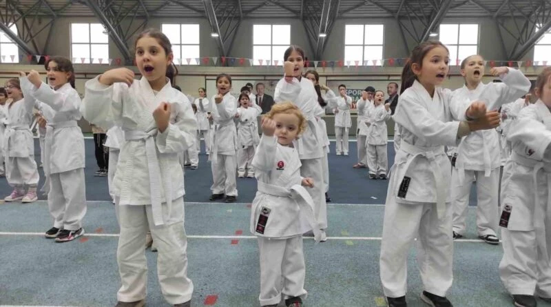 Osmangazi Belediye Spor Kulübü, Genç Sporcular İçin Karate Eğitim Semineri Düzenledi 1