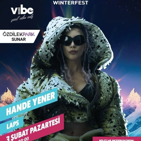 ÖzdilekPark Winterfest'te katılımcılar kayak ve snowboard keyfi yapıyor.-2