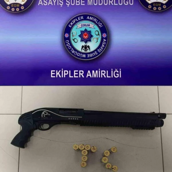 Polis ekiplerinin denetimler sonucunda yakaladıkları 5 aranan şahıs-1