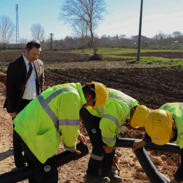 Sabahattin Zaim Bulvarı üzerinde yeni içme suyu hattı inşaatı-4