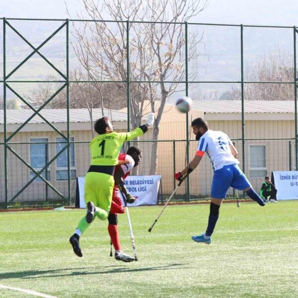 Şahinbey Belediye Spor Kulübü Ampute Futbol Takımı maç oynuyor-1