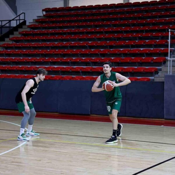 Sakarya Büyükşehir Basketbol takımı-3