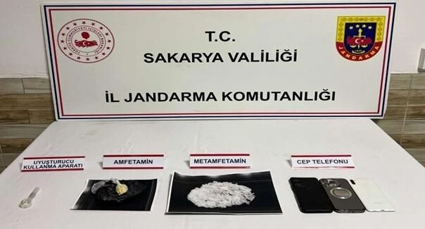 Sakarya Karasu’da Uyuşturucu Operasyonu: 2 Şüpheli Tutuklandı