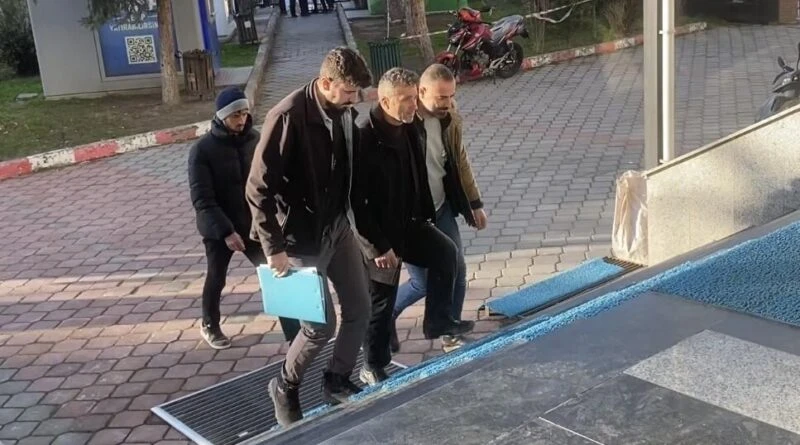 Samsun'da Alacak-Verecek Meselesi Yüzünden Kardeşini Bacağından Vuran Ağabeyi Adli Kontrolle Serbest Tutuldu 1