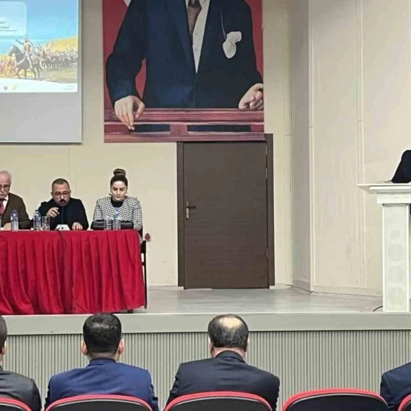 Sinop Üniversitesi Tarih Bölümü'nde düzenlenen panel-1