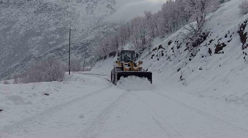 Şırnak Beytüşşebap'ta Kar Sonrası 9 Köy Yolu Ulaşıma Açıldı 1