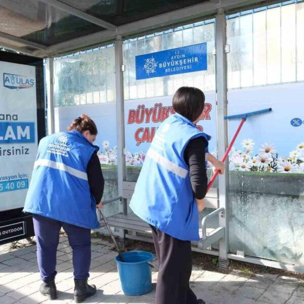 Söke'de Aydın Büyükşehir Belediyesi ekiplerinin temizlik çalışması-3