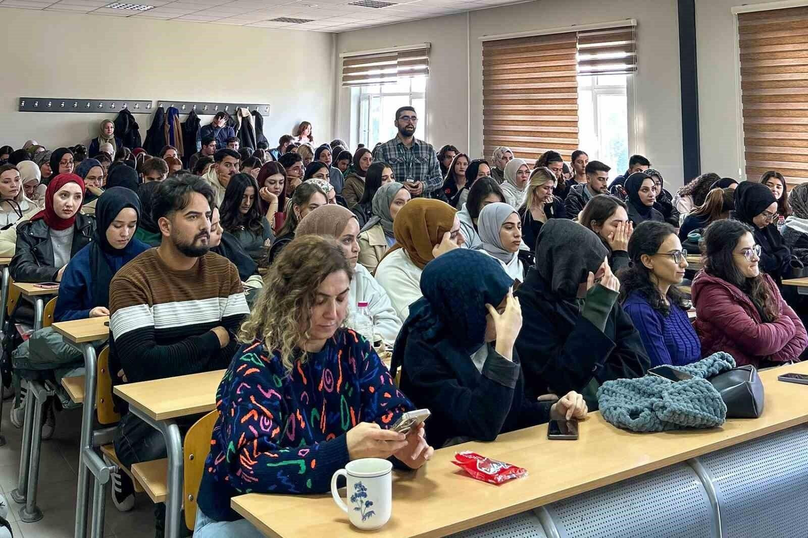 SUBÜ’nde Bağımlılıkla Mücadele Seminerleri