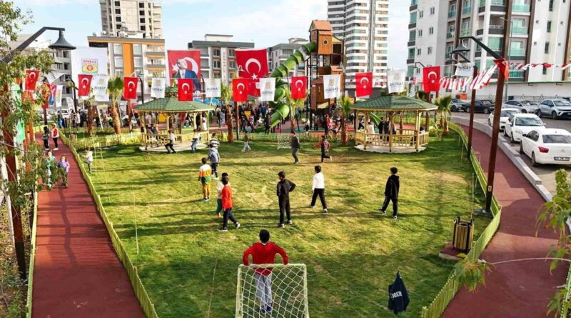 Tarsus Belediyesi, Atatürk Mahallesi'nde Mutlu Çocuk Parkı'nı Vatandaşlara Sundu 1