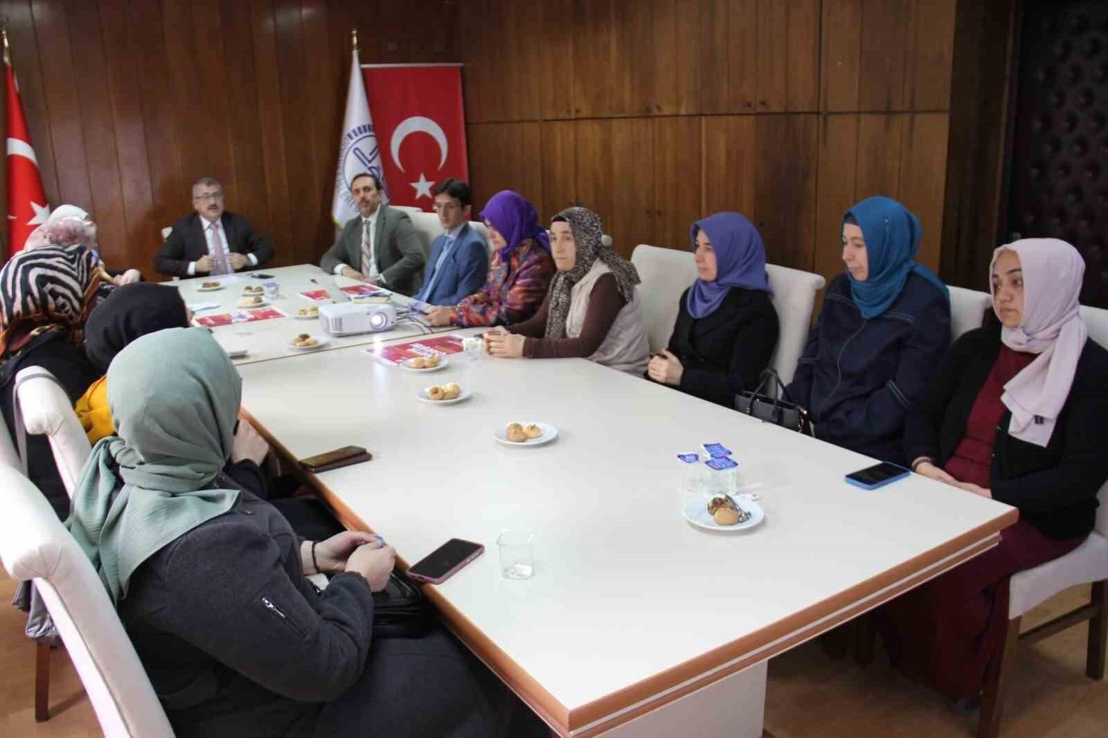 TDV, Kahramanmaraş Depremi Yıl Dönümünde Türkiye’de Hayır Çarşıları Kuruyor – Muğla’da Tarihi Kurşunlu Camii’nde Açılış