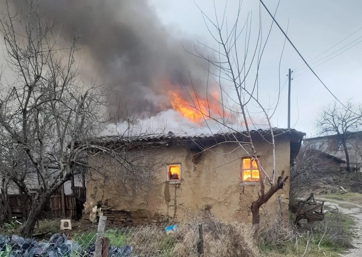 Tekirdağ’ın Süleymanpaşa İlçesinde Yangın, İtfaiye Ekipleri Müdahale Etti