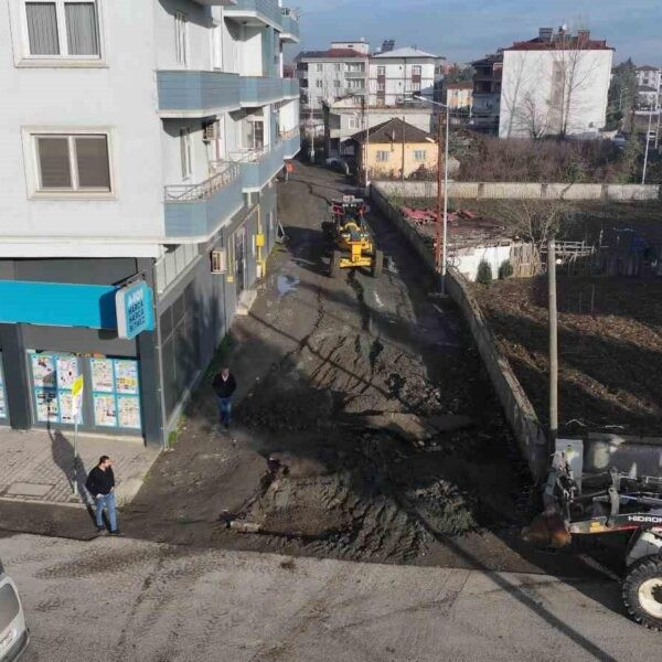 Terme Belediyesi Çay Mahallesi'nde parke taş kaplama çalışması-1