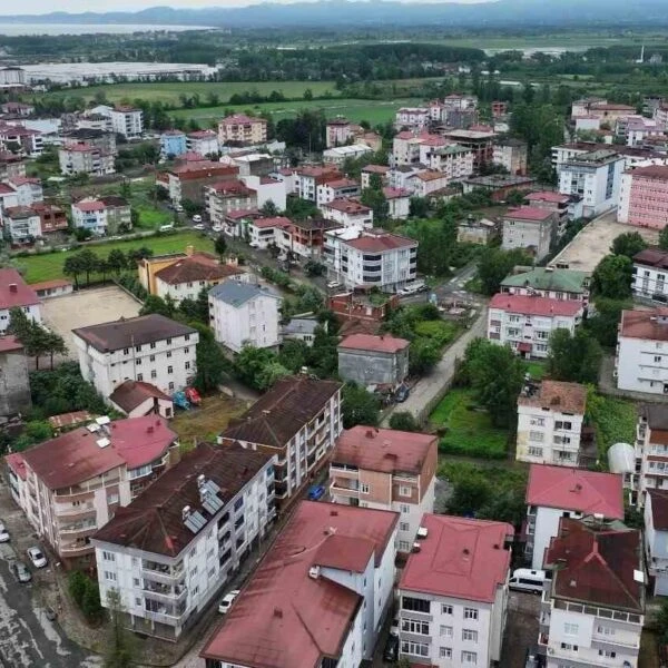 Terme Belediyesi'nin yeni parke ve bordür uygulaması-2