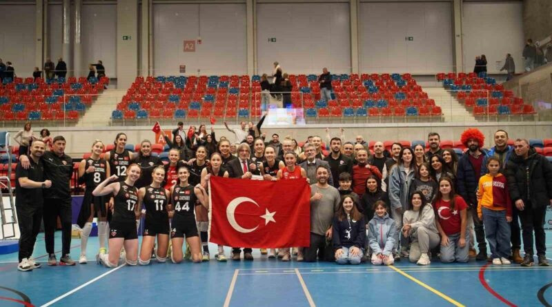 THY Kadın Voleybol Takımı Belçika'yı 3-0 Mağlup Etti 1