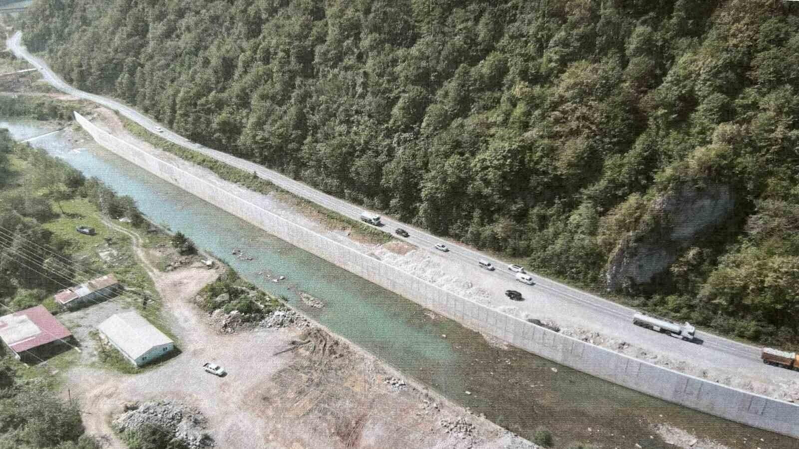 Trabzon Büyükşehir Belediye Başkanı Ahmet Metin Genç, Araklı-Dağbaşı-Uğrak Yolunda Çalışmaları İnceledi