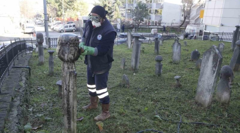 Trabzon Büyükşehir Belediyesi Tarihi Mezar Taşlarını Bakım Altına Alıyor 1